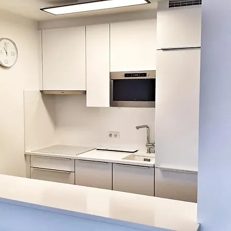 Apartment Cityview At Park Side, Antwerp, Free Indoor Parking