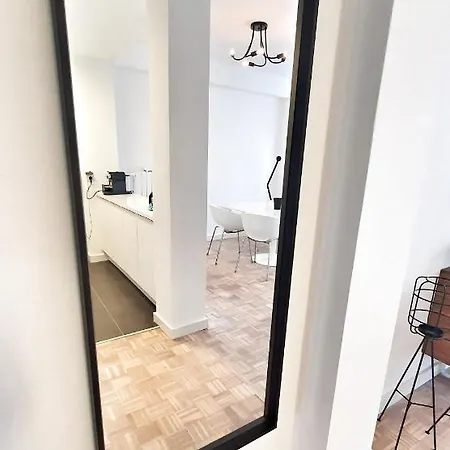 Apartment Cityview At Park Side, Antwerp, Free Indoor Parking *